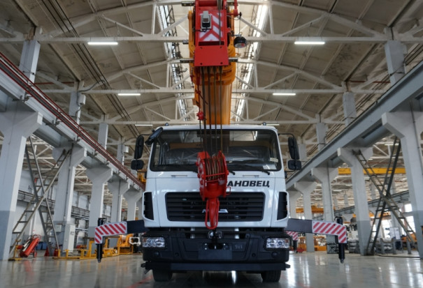 Автокран Ивановец 45717А-1Р на шасси МА3-6312С3