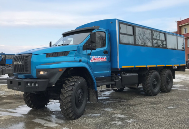 Вахтовый автобус на шасси Урал NEXT 3255-5013-71Е5