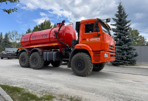 Вакуумная машина МВ-10 на шасси КАМАЗ 43118-48 (насос КО-505)