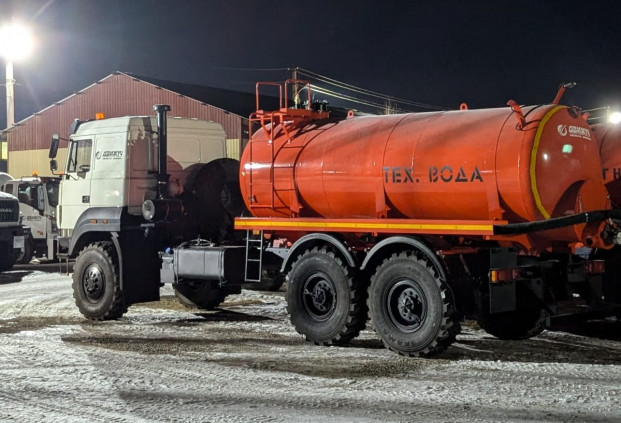 Вакуумная машина МВ-10 на шасси Урал 4320-4972-80 (насос КО-505)
