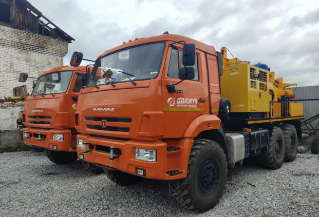 Буровая установка ПБУ-2 на шасси КАМАЗ-53504