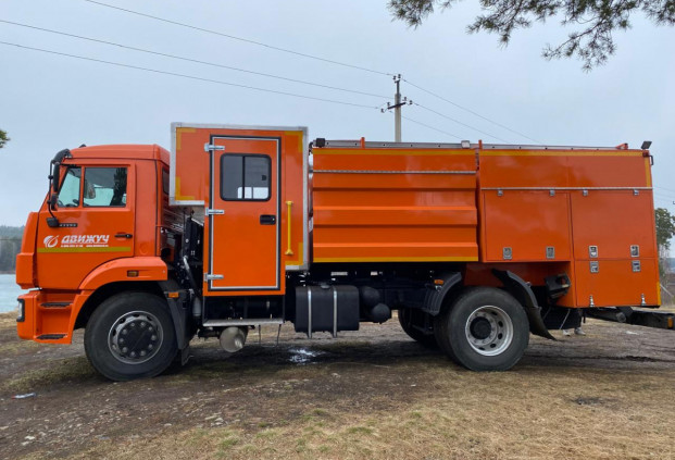 Автоцистерна специализированная АЦ 5,0-40 на шасси КАМАЗ 43253 (насос НЦПН-40/100)
