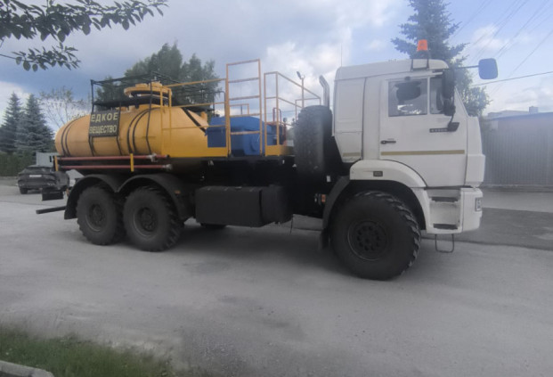 Агрегат кислотной обработки скважин на шасси КАМАЗ (насос ЗПН-32)