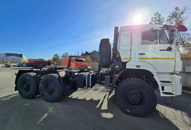 Седельный тягач КАМАЗ 65221-26020-53